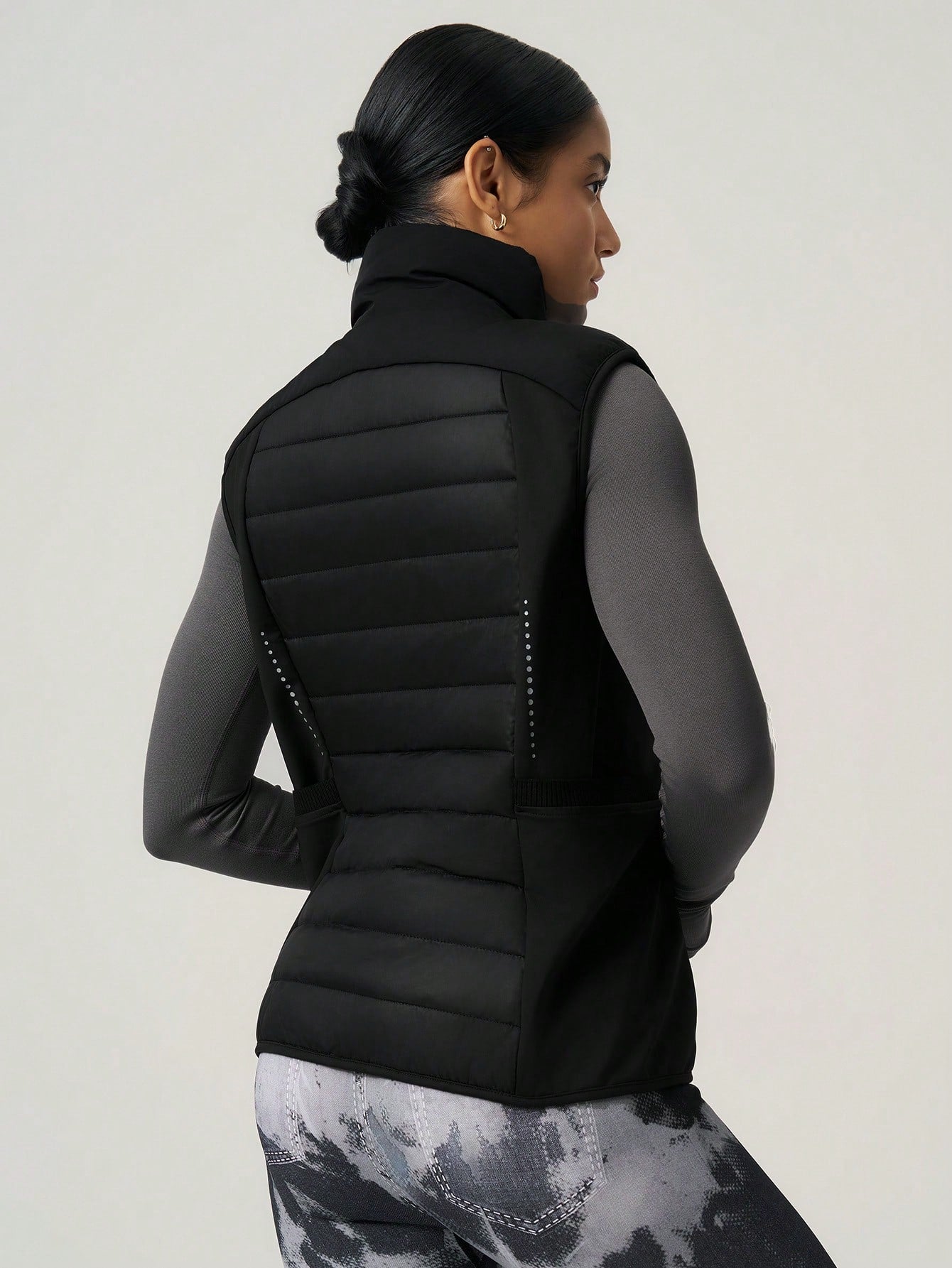 SHEIN Women Solid Color Zipper Collar Casual Padded Vest Jacket, Winter Black