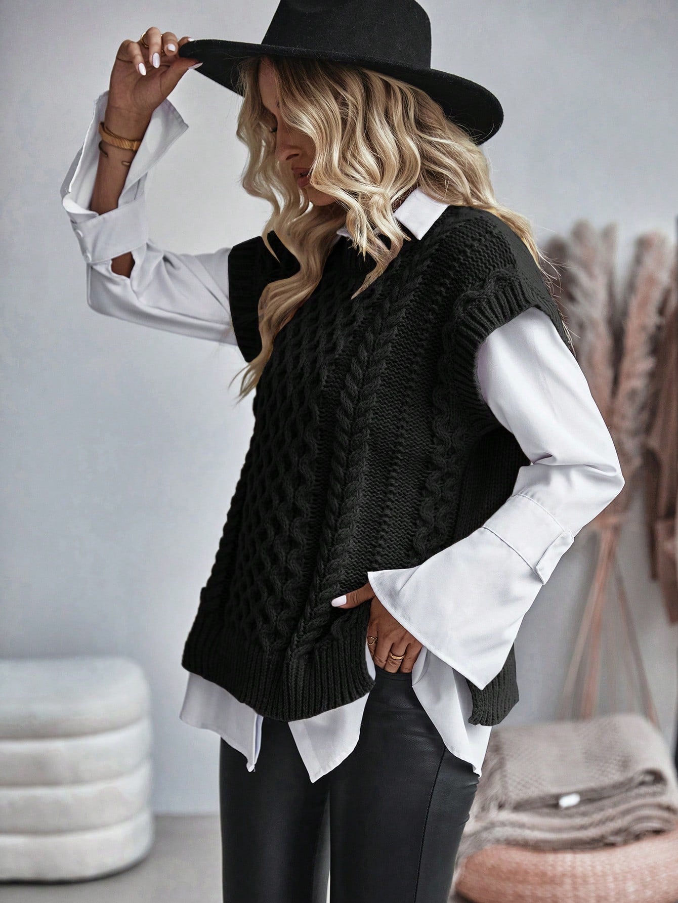 SHEIN LUNE Women's Cable Knitted Sleeveless Sweater Vest Black